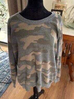Stitches & Stripes Wynona Green Long Sleeve Camo Sweater XL